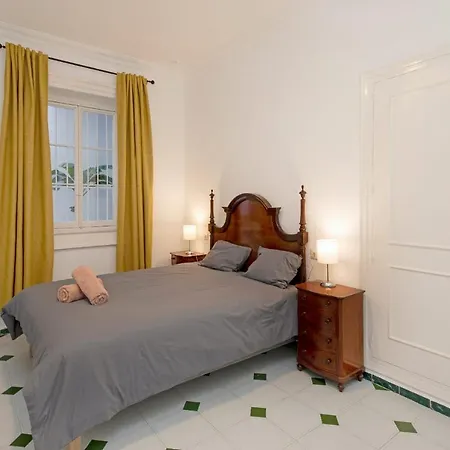 Aparthotel Palacio Don Carlos *