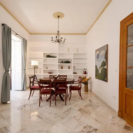 Aparthotel Palacio Don Carlos *