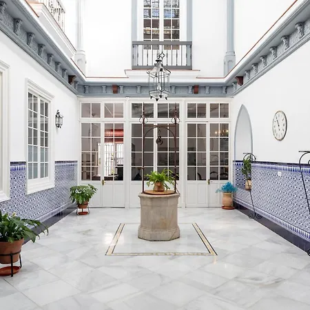 Palacio Don Carlos Aparthotel